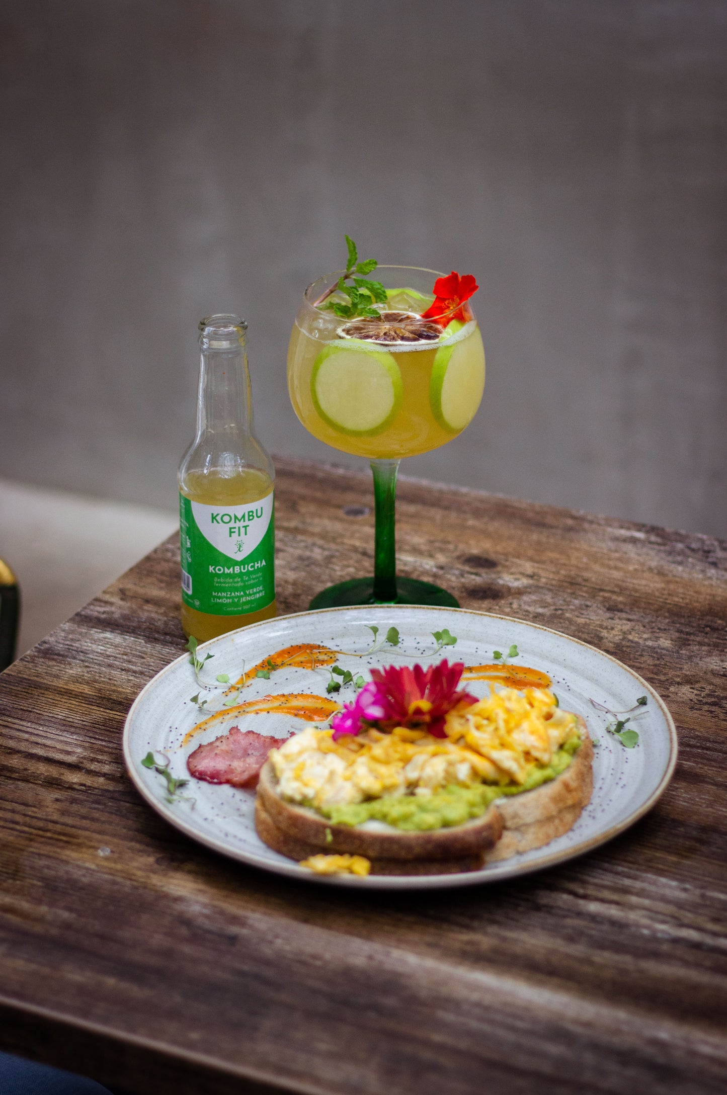 Kombucha manzana verde, limón, jengibre